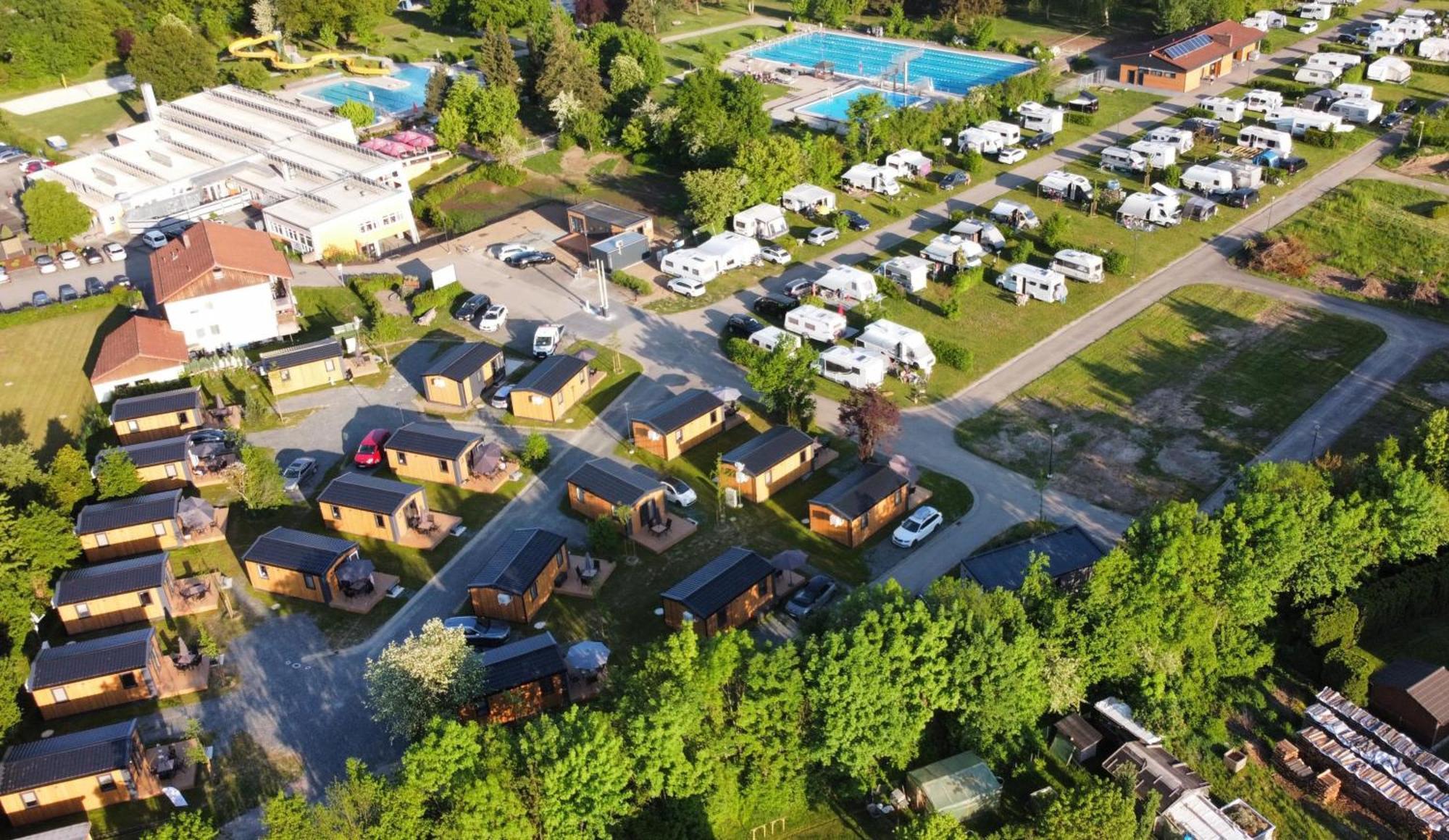 Tinyhaushotel - Campingpark Nabburg Buitenkant foto